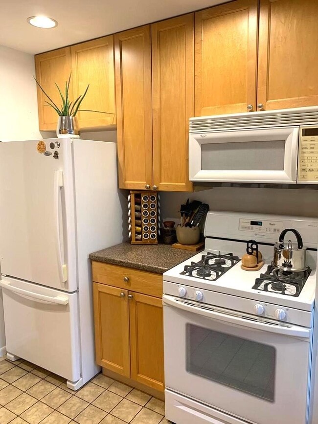 Building Photo - 711 Austin St