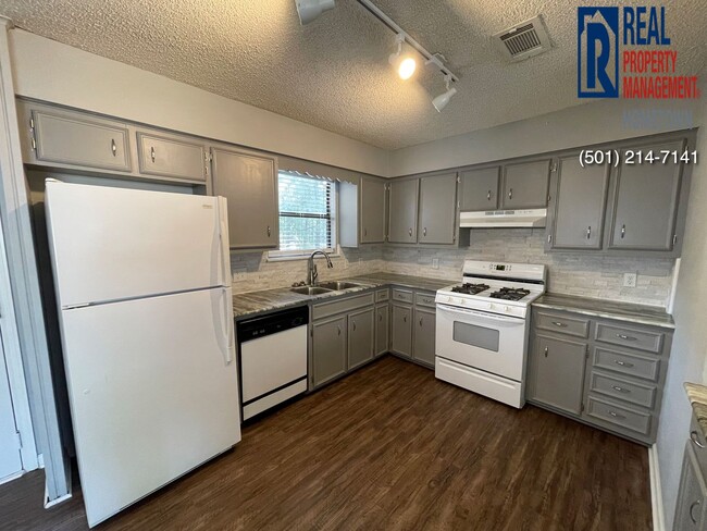 Building Photo - 2712 Carywood Dr