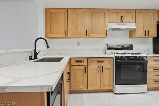 Building Photo - 6544 Ironbark Ln