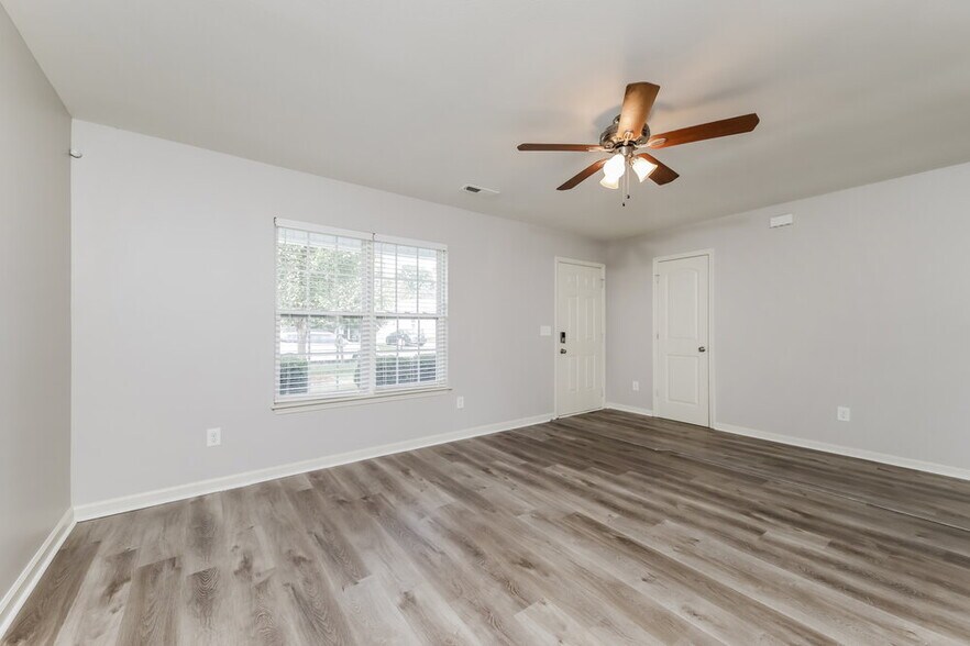 Building Photo - 5063 Hogan Point Ct