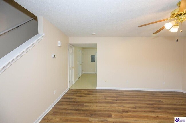Building Photo - 128 Skyline Dr