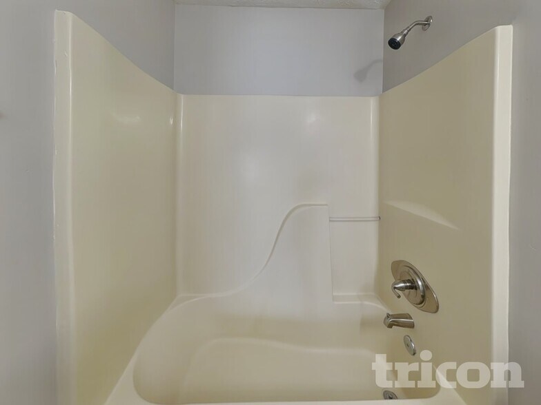 Building Photo - 5328 Waterton Lakes Dr