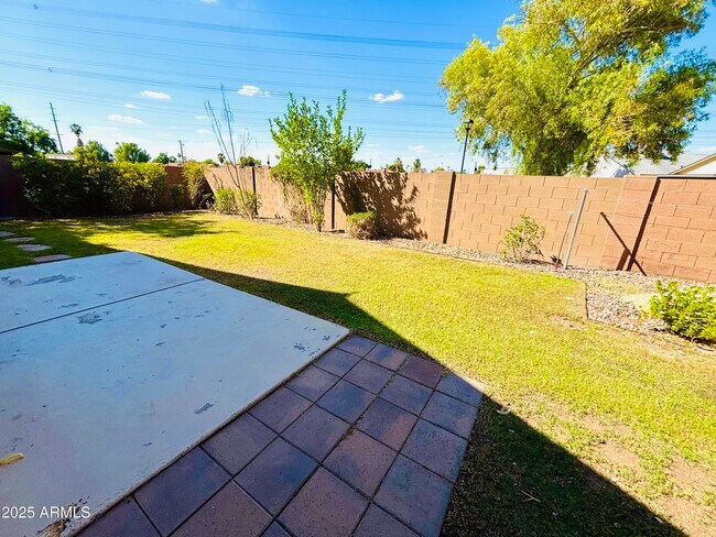 Building Photo - 3463 N Verano Ct