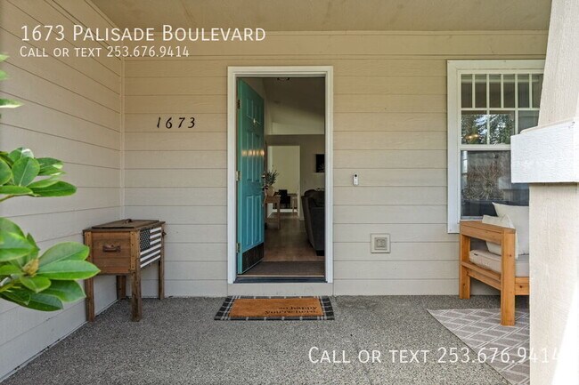 Building Photo - 1673 Palisade Blvd