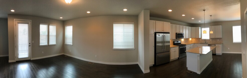 Building Photo - 2392 S Scranton St