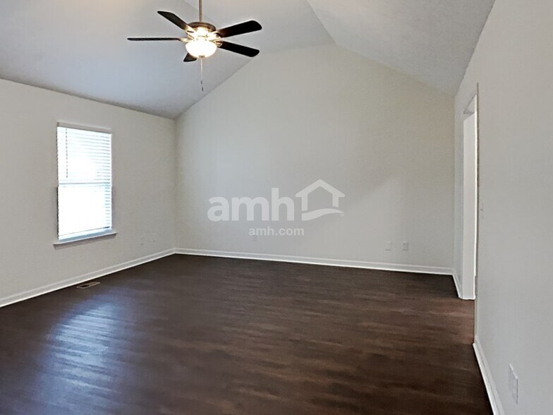 Building Photo - 2219 Brick Way