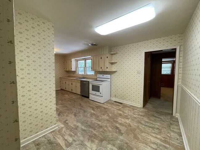 Building Photo - 106 Silver Bluff Rd