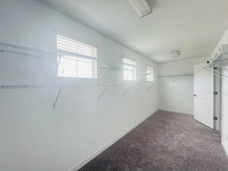Building Photo - 13149 Green Violet Dr