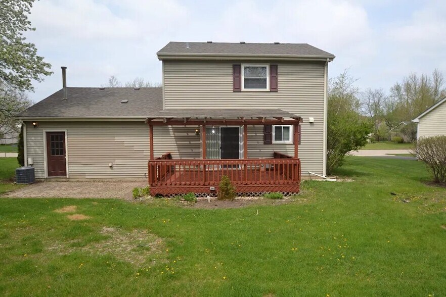 Building Photo - 1405 N Parkview Terrace
