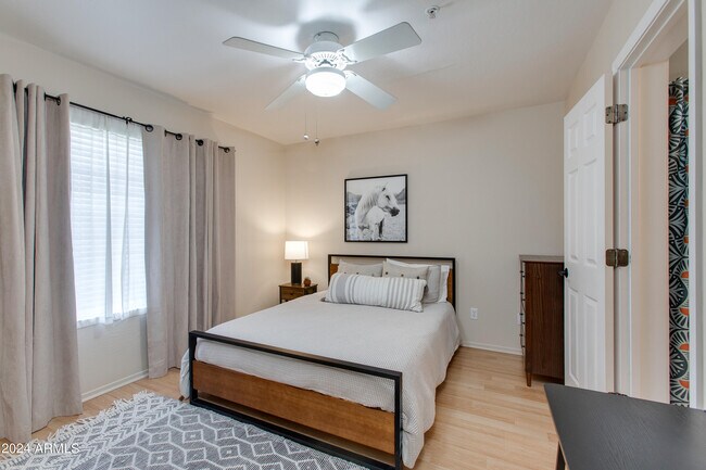 Building Photo - 2647 N Miller Rd