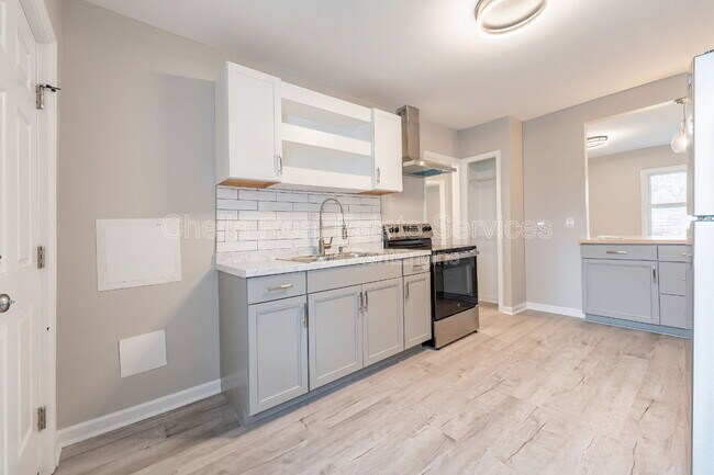 Building Photo - 922 Morrow Rd