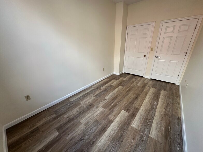 Building Photo - 76 Essex St