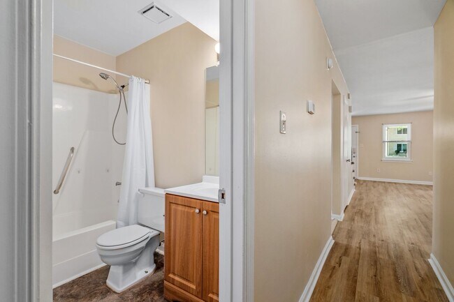 Building Photo - 4117 Rainbow Dr