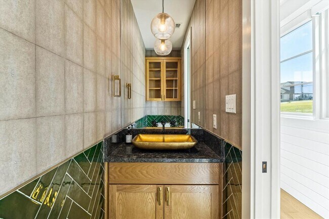 Building Photo - 5000 Creek Meadow