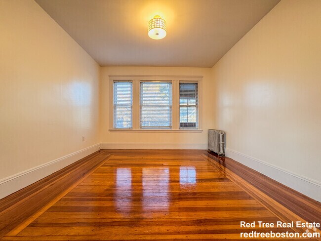 Building Photo - 567 Riverside Ave