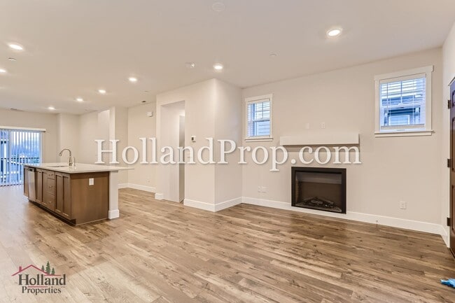 Building Photo - 15974 NW Hosmer Ln