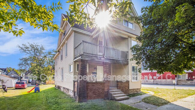 Primary Photo - 1312 Hamilton Ave NW
