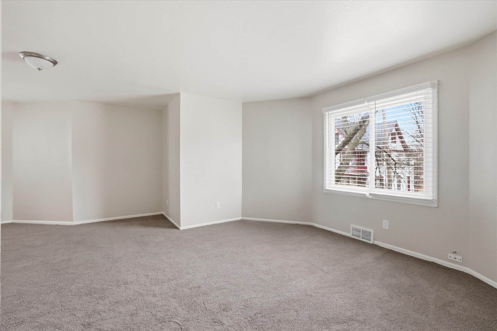 Building Photo - 101 W Meinecke Ave