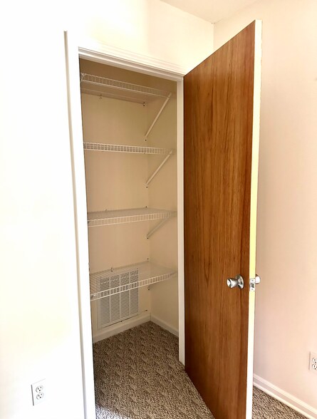 Building Photo - 1119 W 8th St