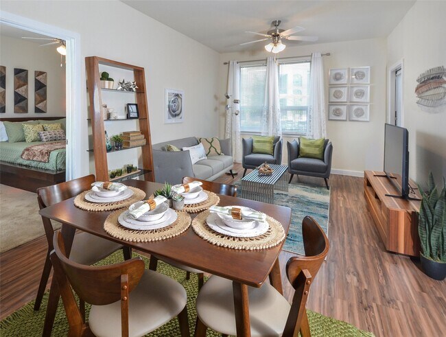 Building Photo - 10148 Culebra Rd