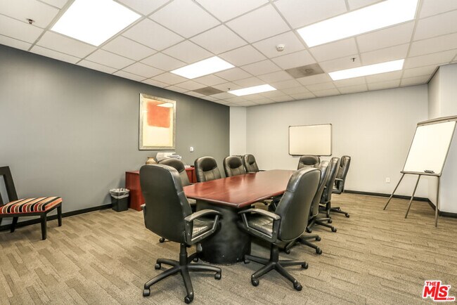 Building Photo - 1100 Wilshire Blvd