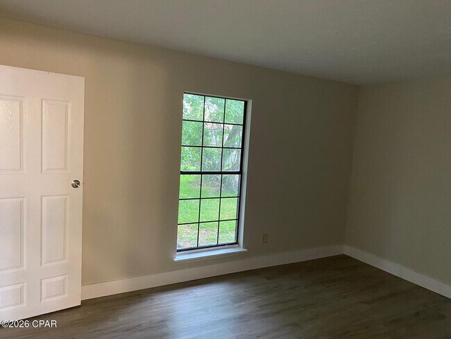 Building Photo - 6615 Enzor St