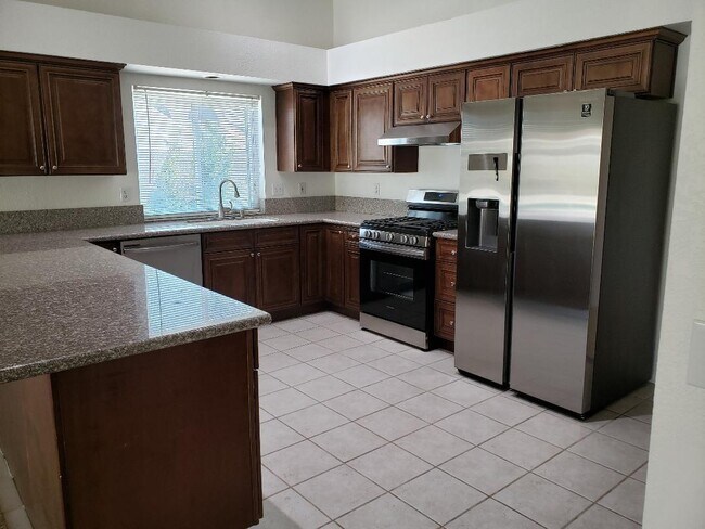 Building Photo - 68412 Descanso Cir