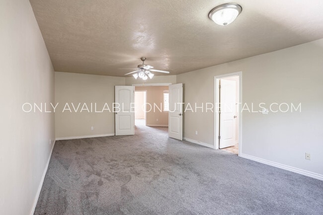 Building Photo - 1380 W Parkside Dr