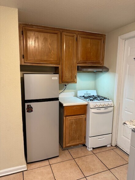 Building Photo - 520 Woodrow Ave