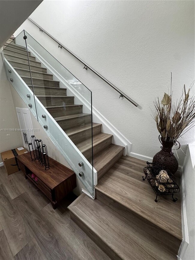 Building Photo - 167 SW 6th Ln