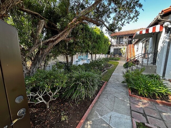Building Photo - 257 Granada Ave