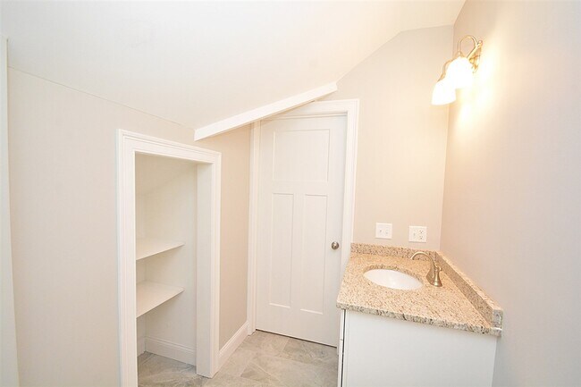 Building Photo - 53 1st NH Turnpike