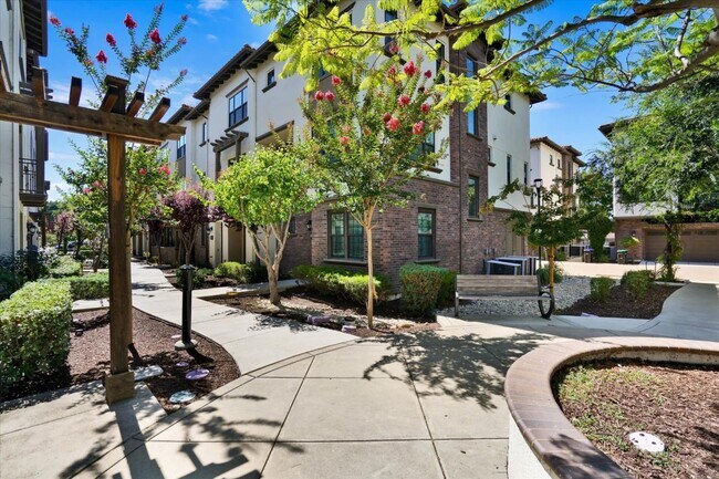 Building Photo - 1991 Barcenilla Ln