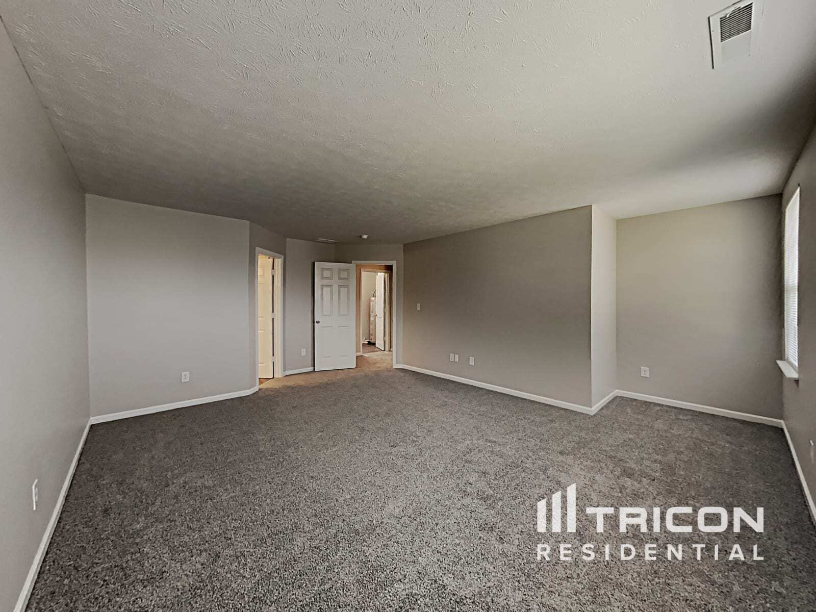 Building Photo - 722 Bluff Creek Dr