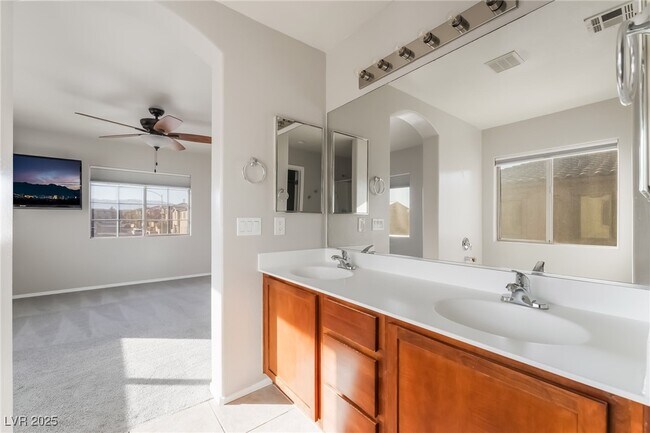 Building Photo - 9014 Salvatore St