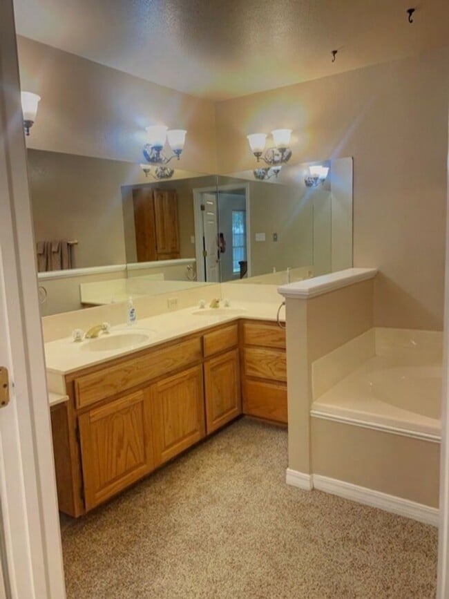Building Photo - RENTAL Fully Furnished 4 bedroom home