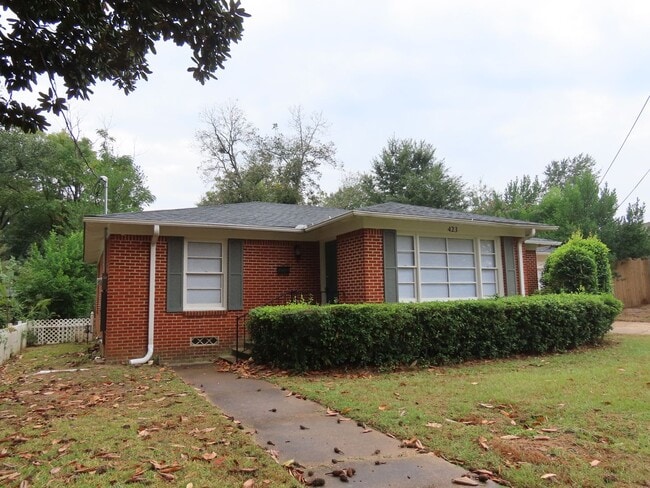 Building Photo - Updated 3 Bedroom, 1 Bathroom Home in Tyler
