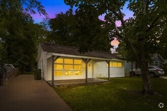 Building Photo - Charming 4 Bedroom, 1 Bathroom house