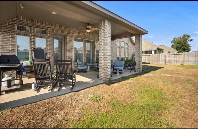 Building Photo - 23626 Sage Villa Dr