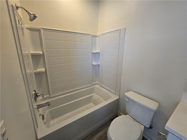 Building Photo - 60 Bay Laurel