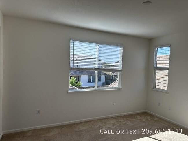 Building Photo - 17624 Monroe Dr