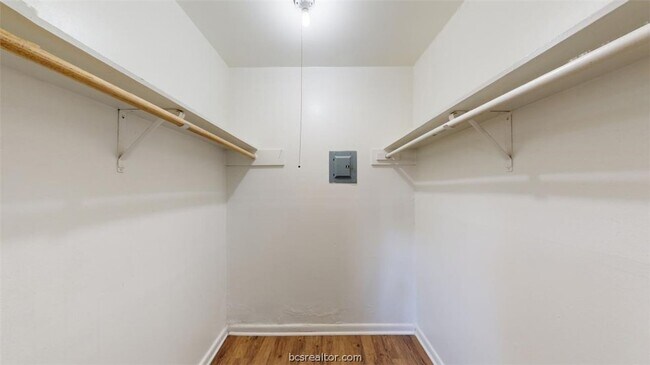 Building Photo - 500 Foch St