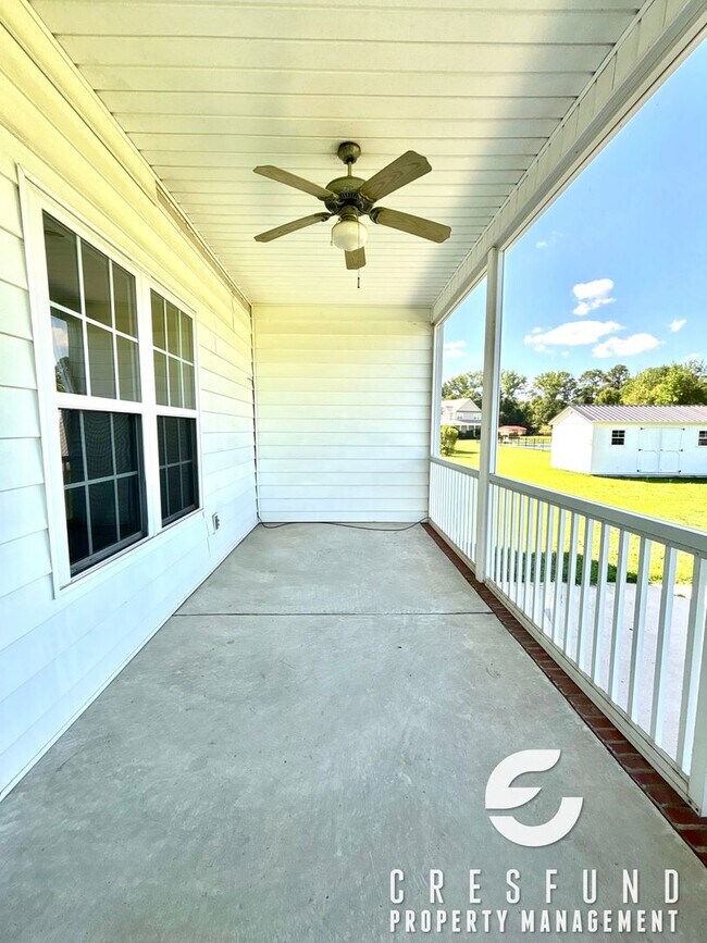 Building Photo - CHARMING 3 BEDROOM READY FOR MOVE IN TODAY!