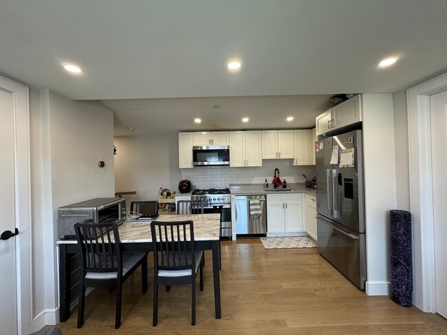 Building Photo - 12 Reedsdale St