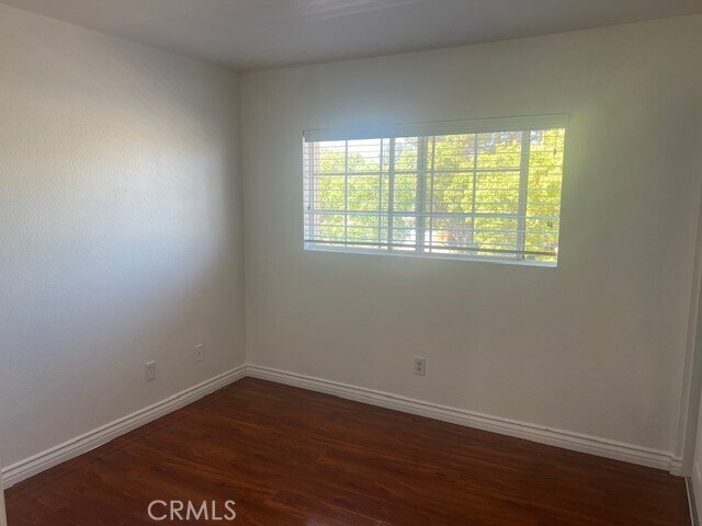 Building Photo - 1808 Cave St