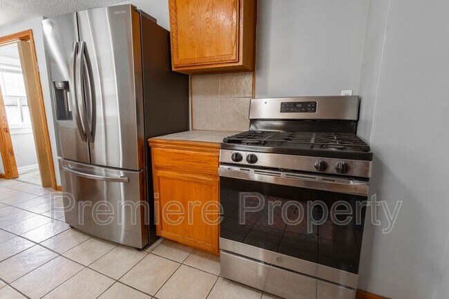 Building Photo - 2400 N 12 St