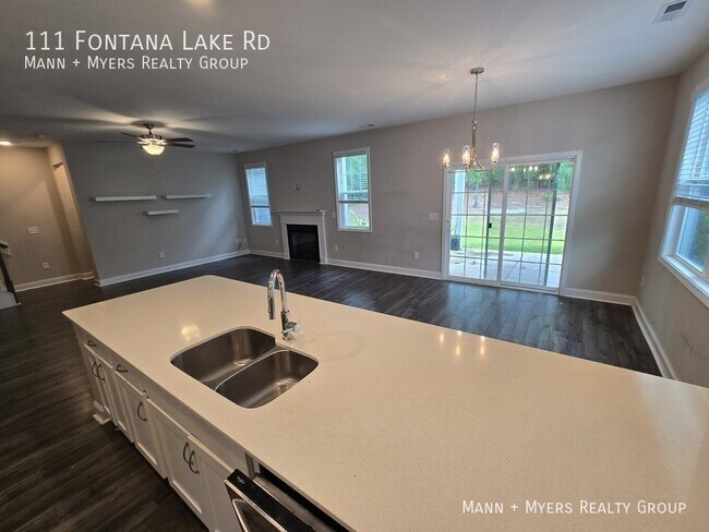 Building Photo - 111 Fontana Lake Rd