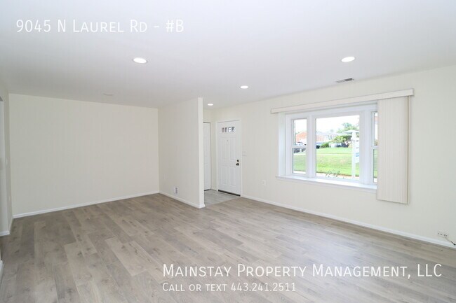 Building Photo - Updated 2 Bedroom Townhome in Whiskey Bottom!