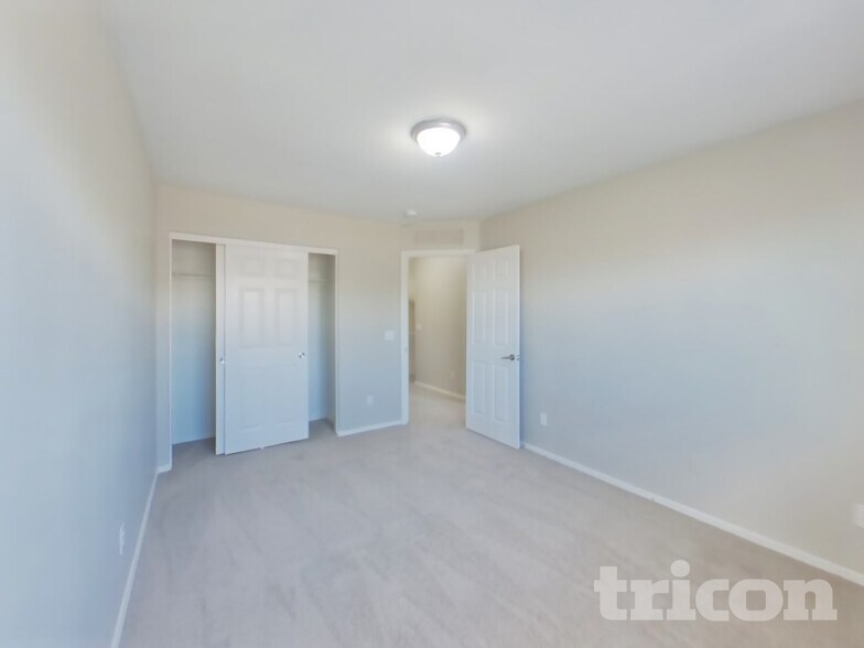 Building Photo - 34113 N Alison Dr