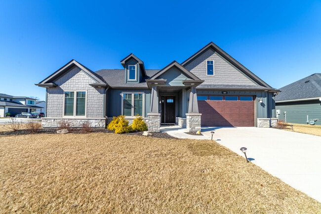 Building Photo - 609 Tomahawk Dr
